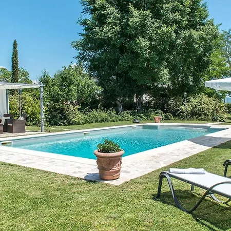 Villa Albachiara 8, Emma Cortona
